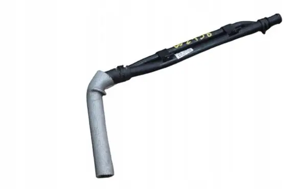 Volkswagen Touareg II Engine coolant pipe/hose 7P6121070AL