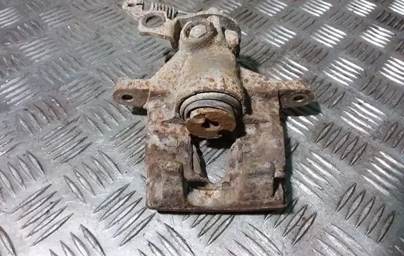 Ford Mondeo Mk III Rear brake caliper