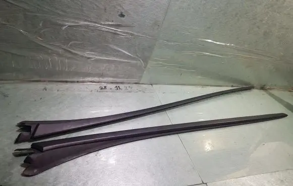 Peugeot 5008 Front door trim (molding)