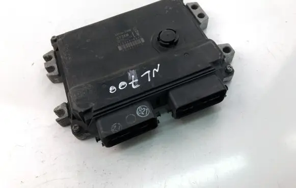 Suzuki Swift I Engine control unit/module ECU 3392073KM