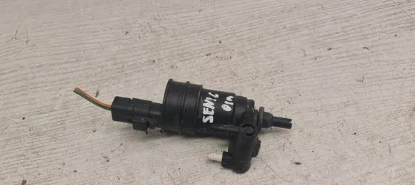 Renault Scenic I Windscreen/windshield washer pump 430702B