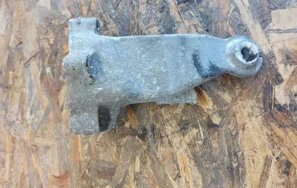 Mercedes-Benz Vito Viano W447 Engine mounting bracket A6512235804