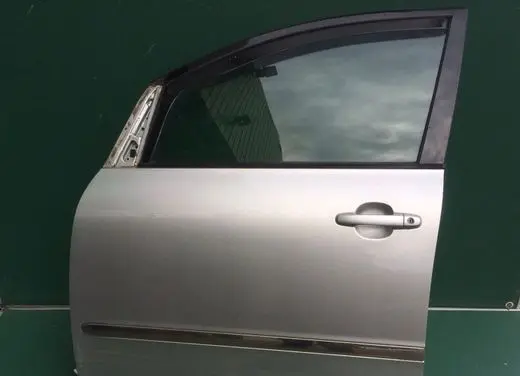 Toyota Avensis Verso Front door 6700244060