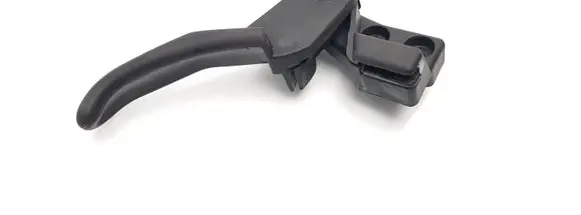 Volkswagen PASSAT B5.5 Engine bonnet (hood) release handle 3B1823533