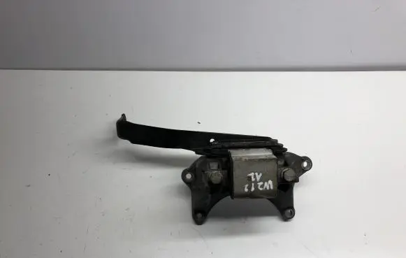 Mercedes-Benz E W212 Other engine bay part A2044928741