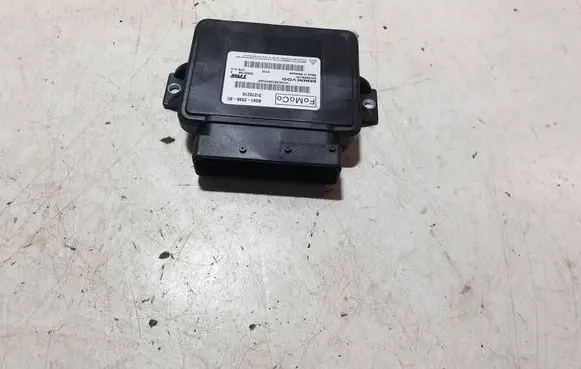 Volvo XC70 Hand brake control module 6G912598BC 31275216 A2C53095157