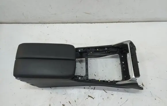 Mazda CX-60 Center console 