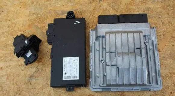 BMW 3 E92 E93 Engine ECU kit and lock set 7586933