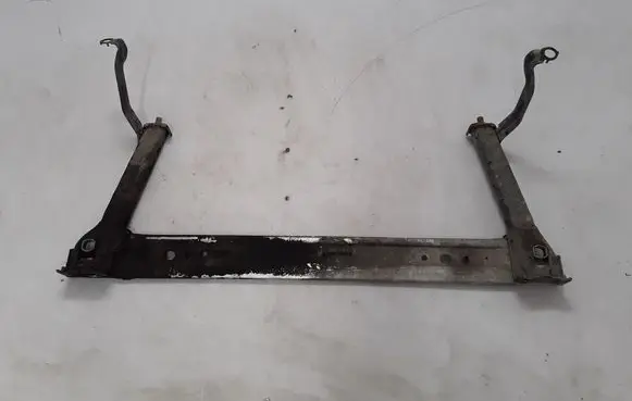 Renault Megane III Radiator mount bracket
