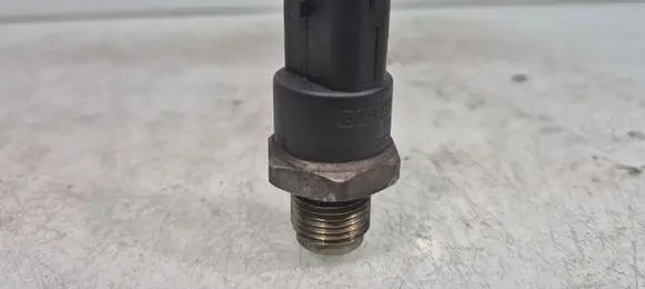 Renault Trafic II (X83) Fuel pressure sensor 0281002720
