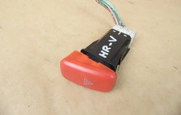 Honda HR-V Hazard light switch HD25 981105 M17479