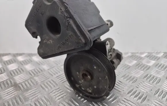 Mercedes-Benz GLK (X204) Power steering pump A0054669501 7695955135