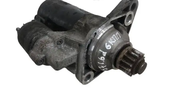 Volkswagen PASSAT B7 Starter motor