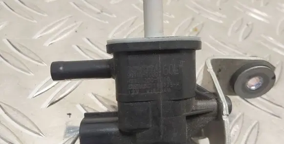 Toyota Verso Valve vacuum 90910TC001