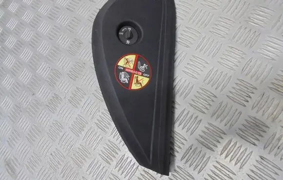 Renault Laguna III Dashboard side end trim 689210001R