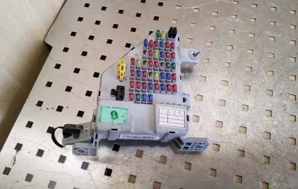 KIA Sportage Fuse module 919501F530