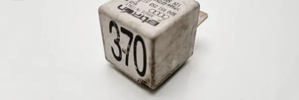 Audi A4 S4 B5 8D Other relay 8D0951253