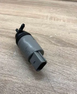 BMW 3 E90 E91 Headlight washer pump 6934159