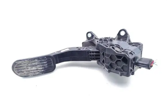 Toyota Hilux VIII Accelerator throttle pedal 78110KK011 VN2701001620