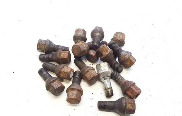 Nuts/bolts