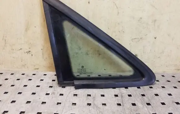 Volkswagen Touran I Front triangle window/glass 43R00048