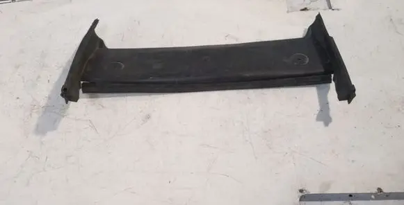 Volvo V70 Radiator trim 9151897