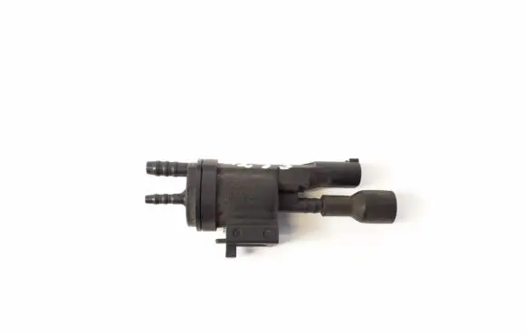 Infiniti Q50 Turbo solenoid valve A0025407097