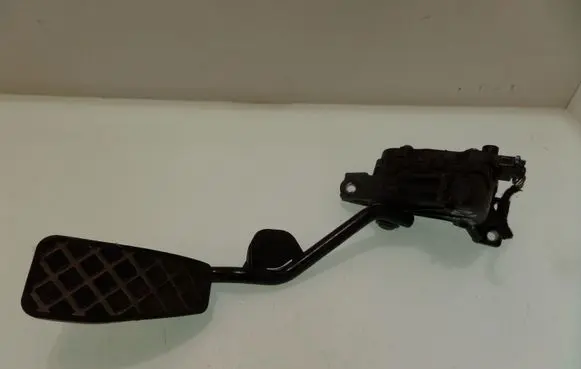 Audi A4 S4 B6 8E 8H Accelerator throttle pedal 8E2721523A