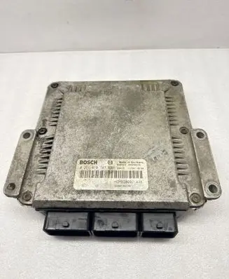 Renault Master II Engine control unit/module 0281010787 28SA5570 8200132175