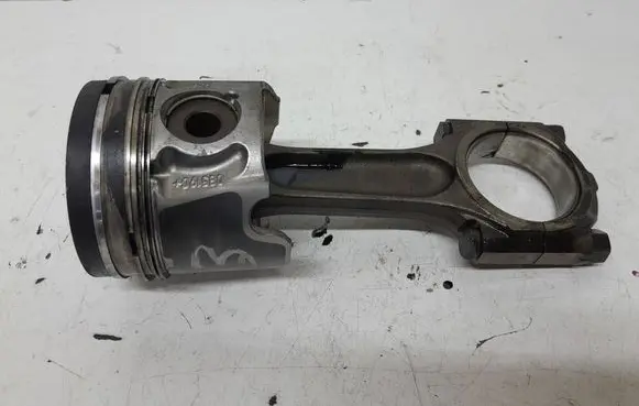 Volvo V50 Piston with connecting rod HS2RI 085190