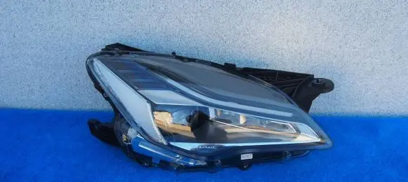 Maserati Quattroporte Headlight/headlamp 00670100614 670100614