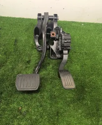 Tesla Model 3 Pedal assembly 104469100D