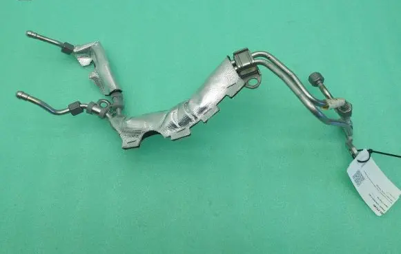 Jaguar F-Pace Fuel line pipe 8W939K299CB
