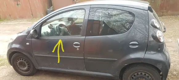 Citroen C1 Front door window glass four-door