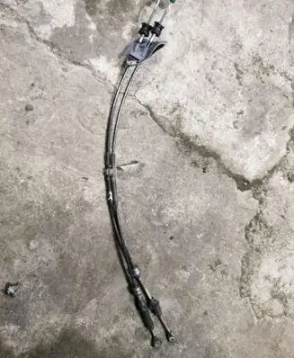 Toyota Avensis T270 Gear shift cable linkage 112102127