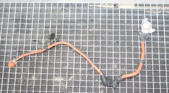 Toyota Auris 150 Positive cable (battery)