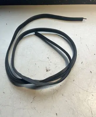 Dacia Spring Trunk rubber seal (body)