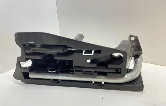 Audi A6 S6 C6 4F Tool set 4F5012111A