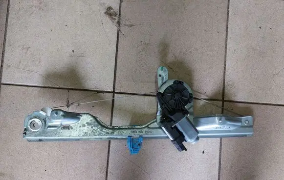 Renault Modus Front door manual window regulator 440776D