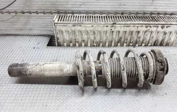 Volkswagen Touran I Front shock absorber with coil spring
