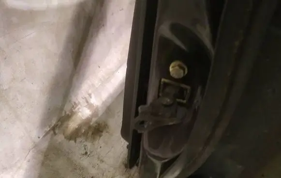 Nissan Note (E11) Front door check strap stopper 