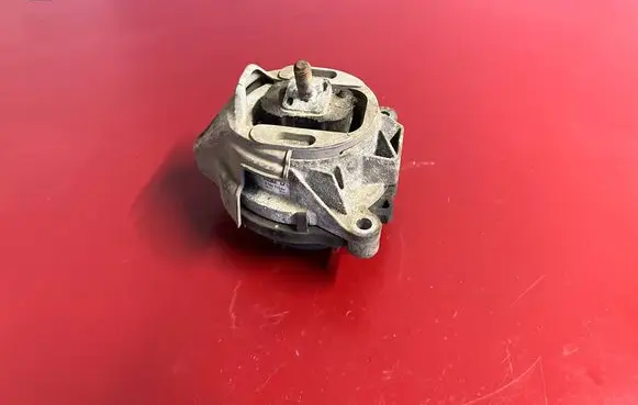 BMW X3 F25 Engine mount bracket 6785712