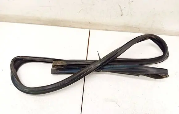 Opel Zafira B Rubber seal rear door 13132029