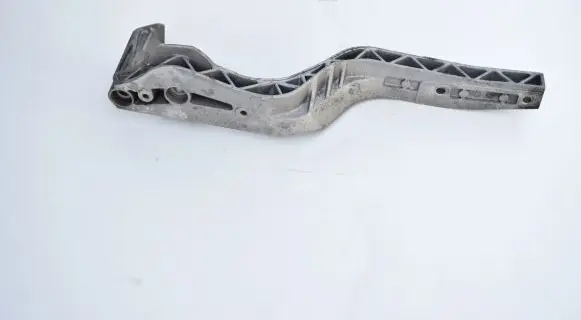 Audi A4 S4 B5 8D Rear differential/diff mount bracket 8D0599289