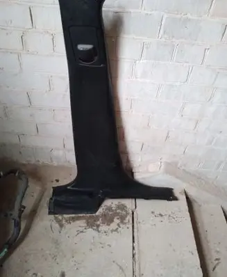 Jeep Cherokee (D) pillar trim (bottom) 