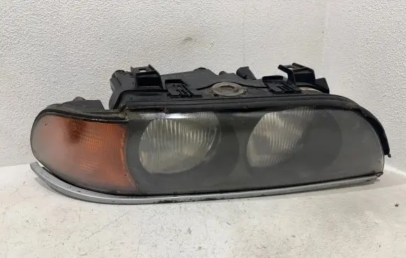 BMW 5 E39 Headlight/headlamp 152139