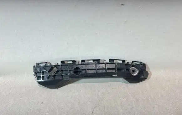 Toyota Yaris Rear arch trim 525760D450