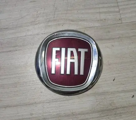 Manufacturer badge logo/emblem