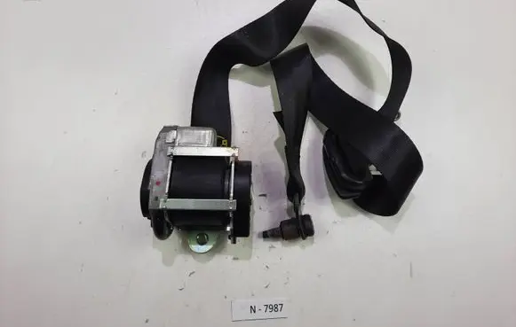 Ford C-MAX II Front seatbelt 615874800