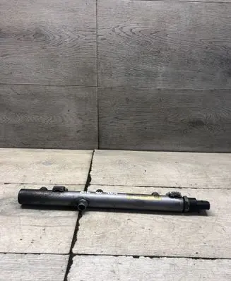Mercedes-Benz ML W164 Fuel main line pipe A6420700695 0621700177